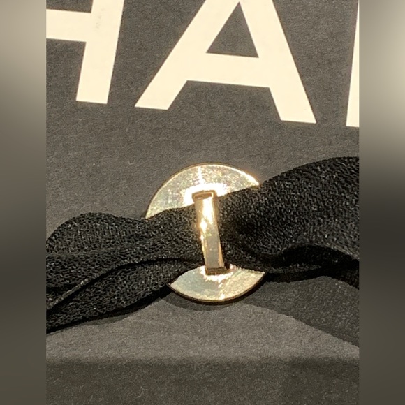 Chanel 2022 Christmas packaging ribbon and pearl - Picture 6 of 9